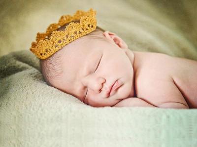 Baby with Crown 02