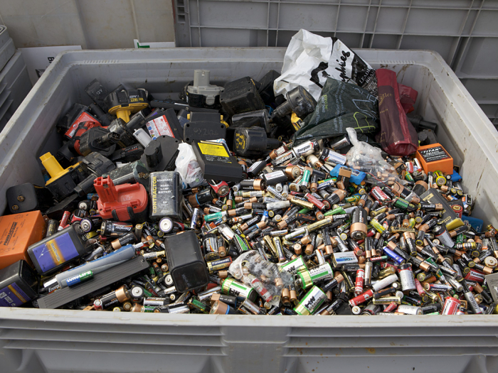 battery waste and recycling