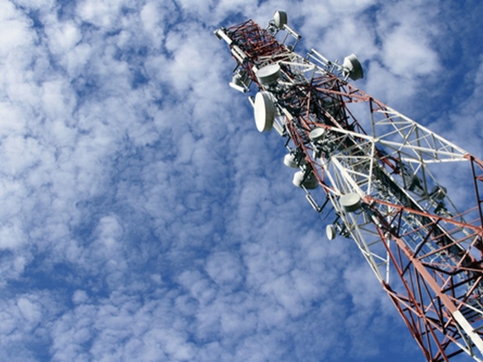 mobile transmitter mast