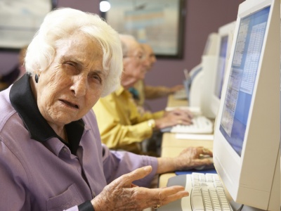 Seniors Using a PC_02