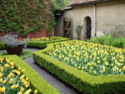 Turn End Gardens 02